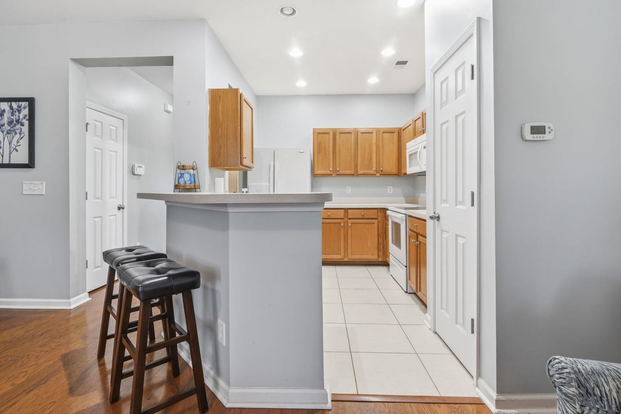 347 Castle Dr. Photo 10