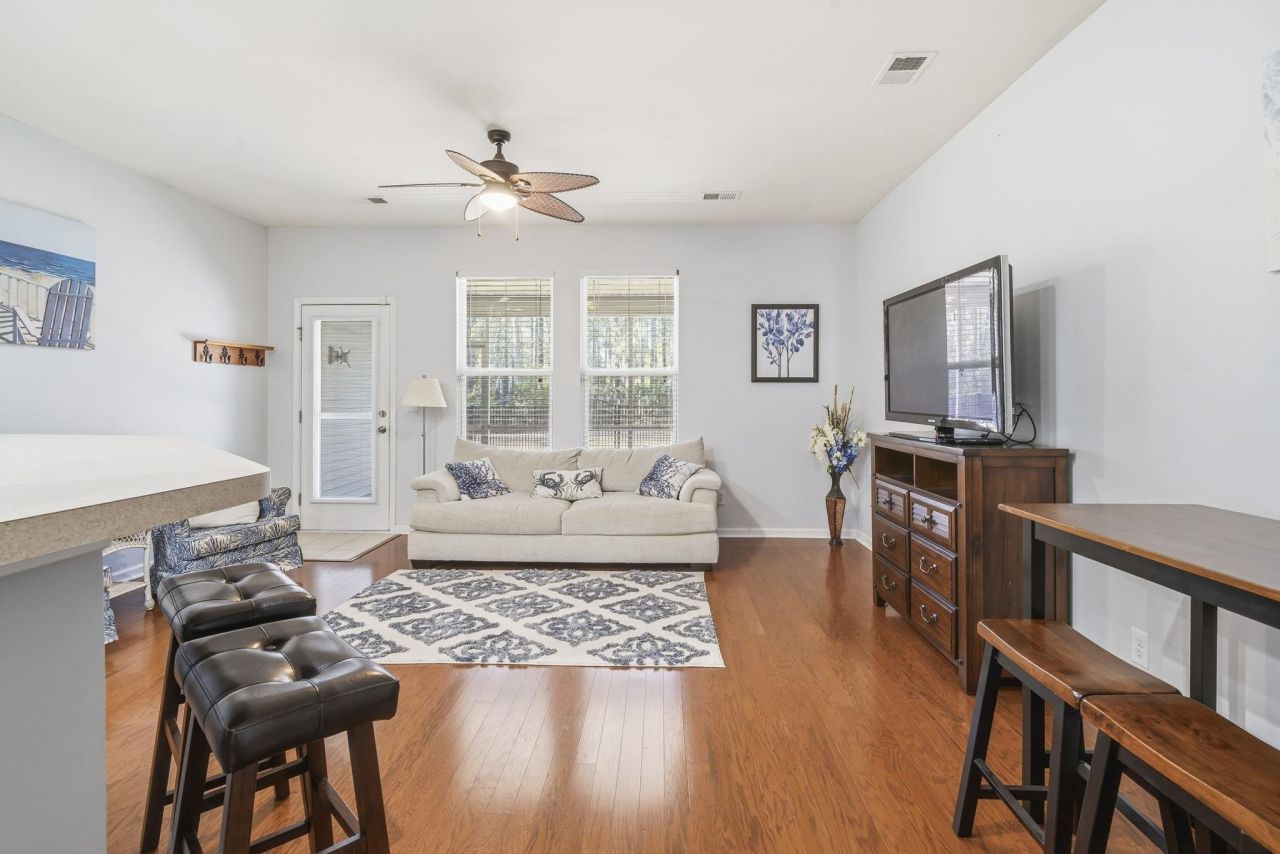 347 Castle Dr. Photo 13