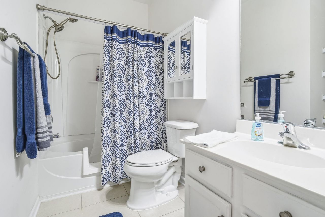 347 Castle Dr. Photo 24