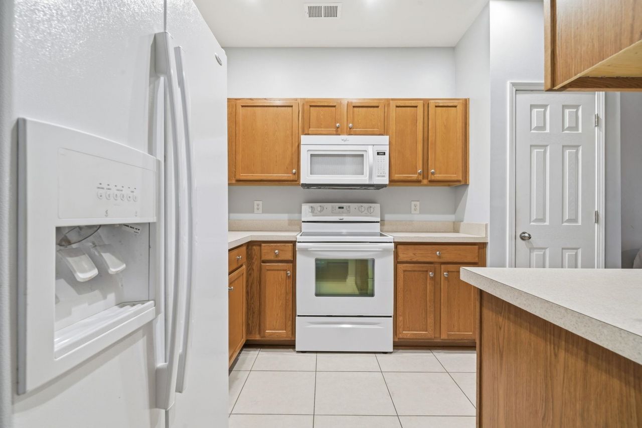 347 Castle Dr.  Photo 7