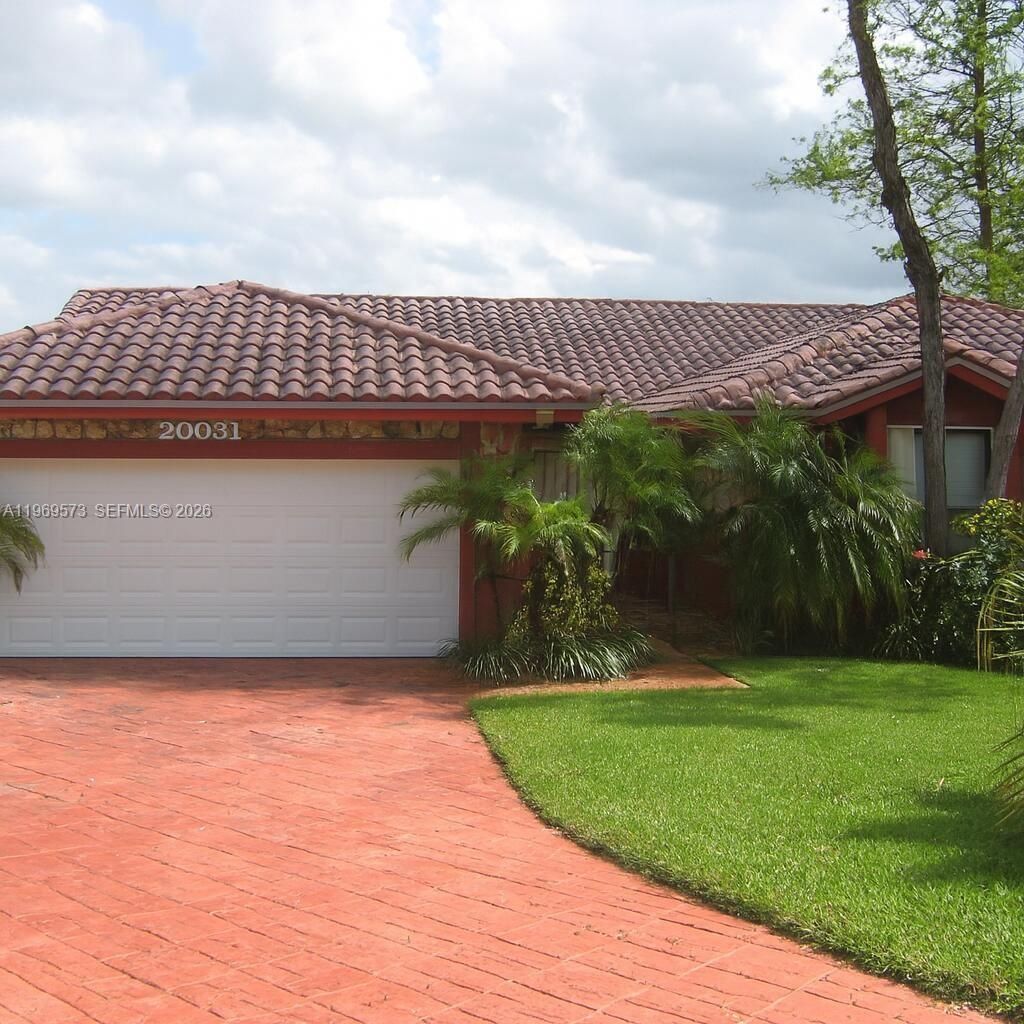 20031 NW 63rd Ave, Hialeah, FL 33015 Main Photo