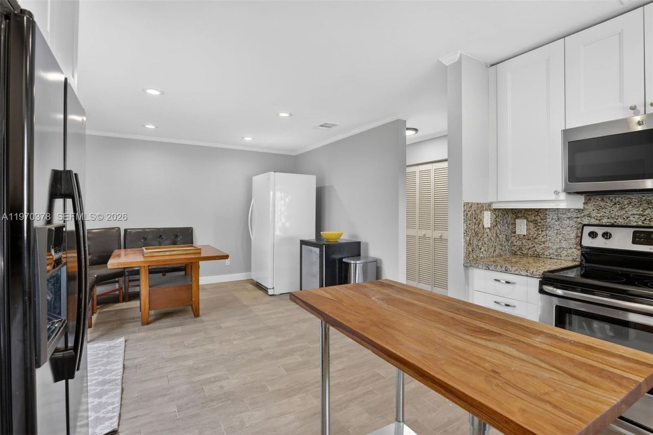 4700 Grapevine Way , Davie, FL 33331 Photo