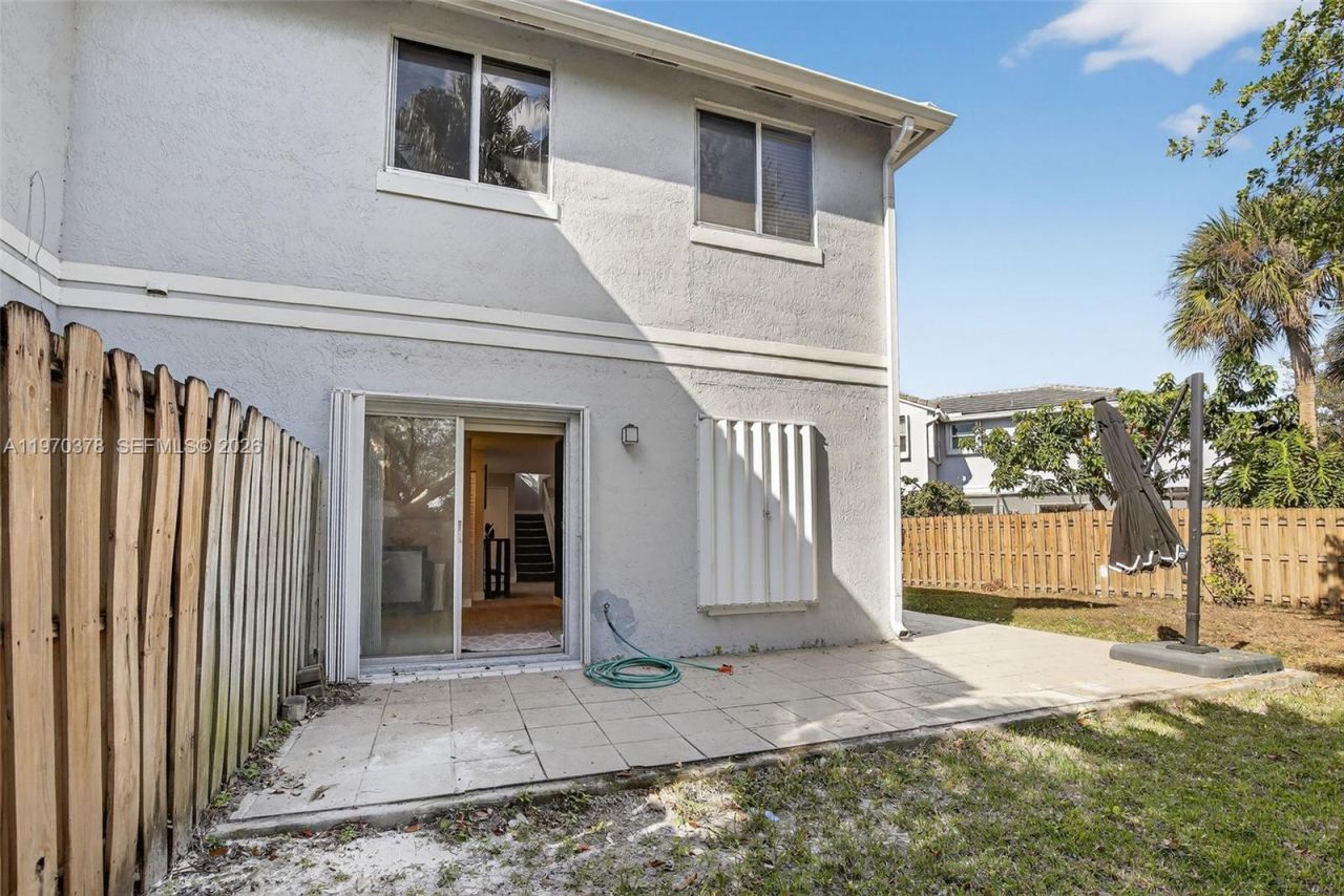 4700 Grapevine Way , Davie, FL 33331 Photo