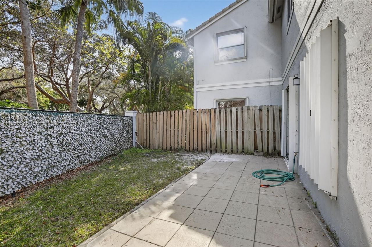 4700 Grapevine Way , Davie, FL 33331 Photo