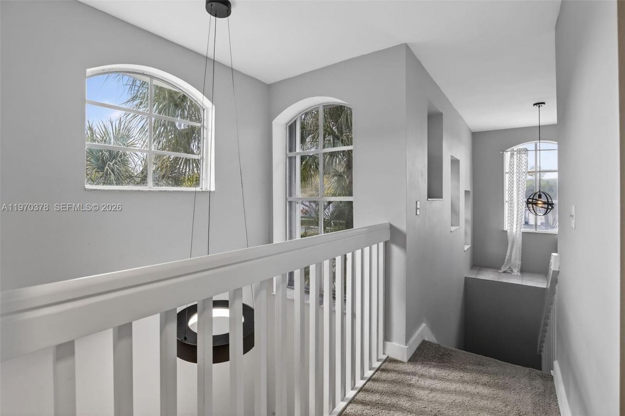 4700 Grapevine Way , Davie, FL 33331 Photo