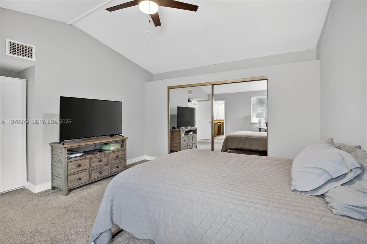 4700 Grapevine Way , Davie, FL 33331 Photo