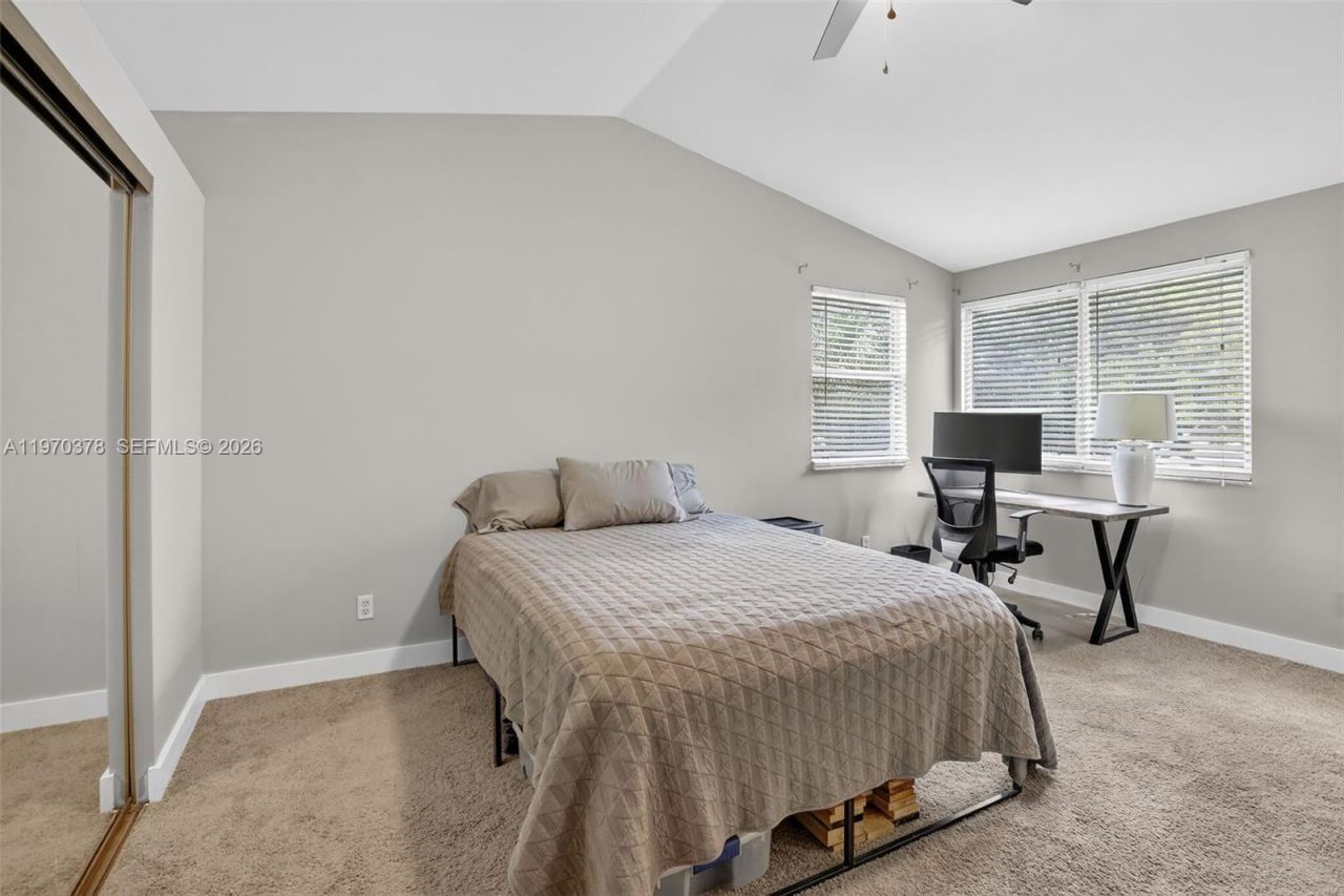 4700 Grapevine Way , Davie, FL 33331 Photo