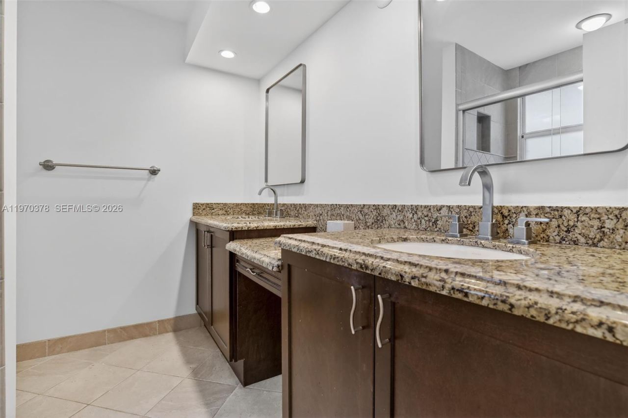 4700 Grapevine Way , Davie, FL 33331 Photo