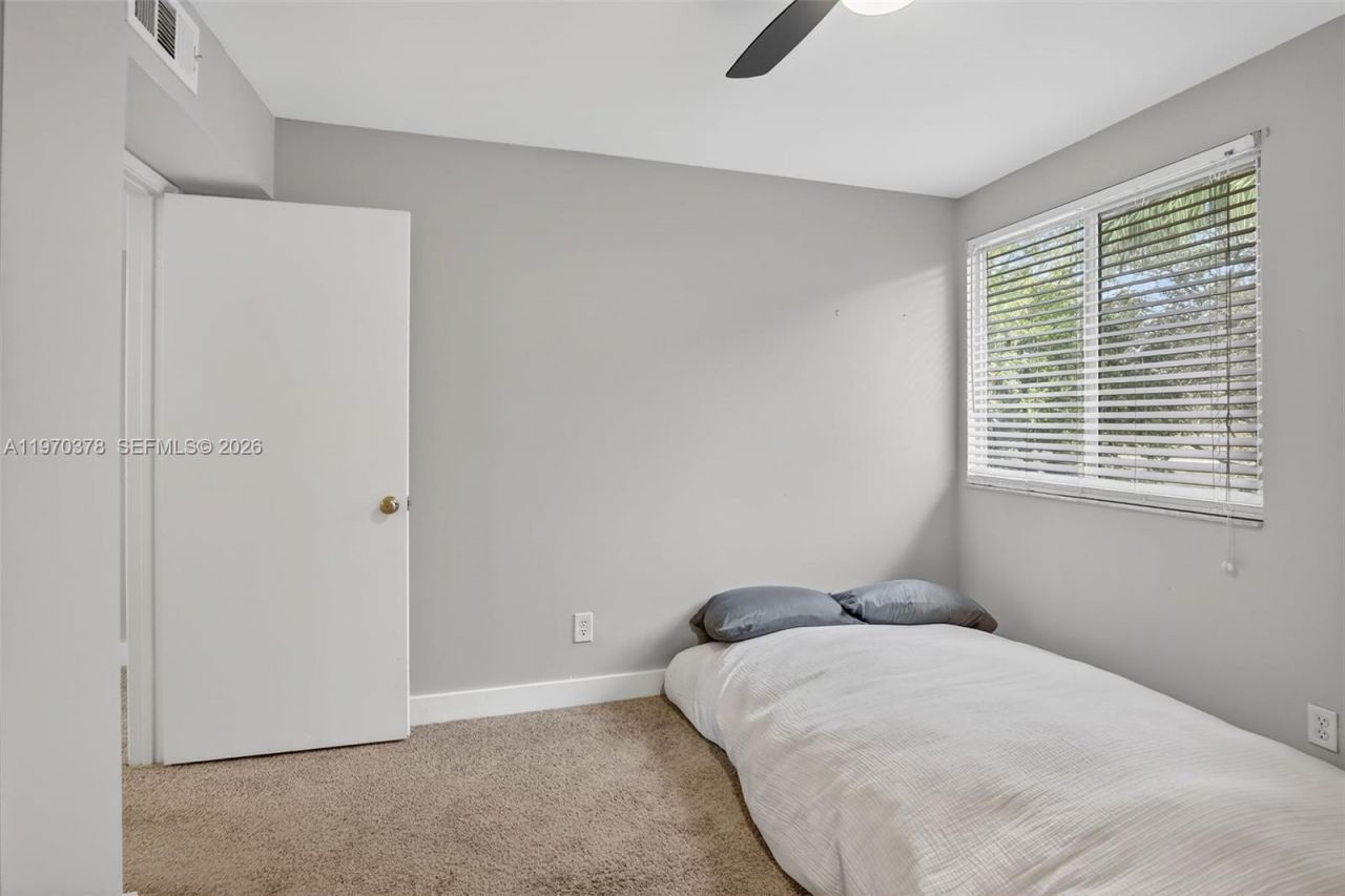 4700 Grapevine Way , Davie, FL 33331 Photo