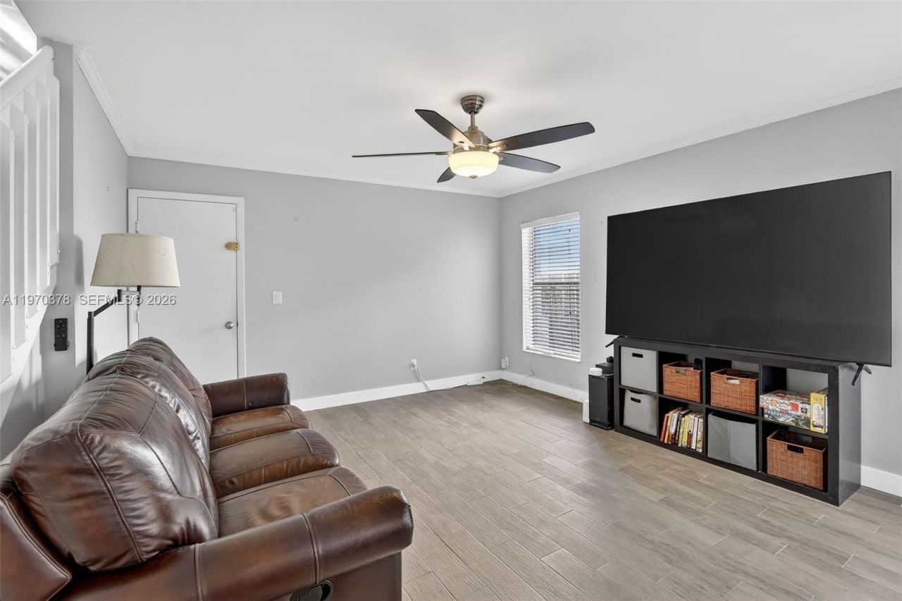 4700 Grapevine Way , Davie, FL 33331 Photo