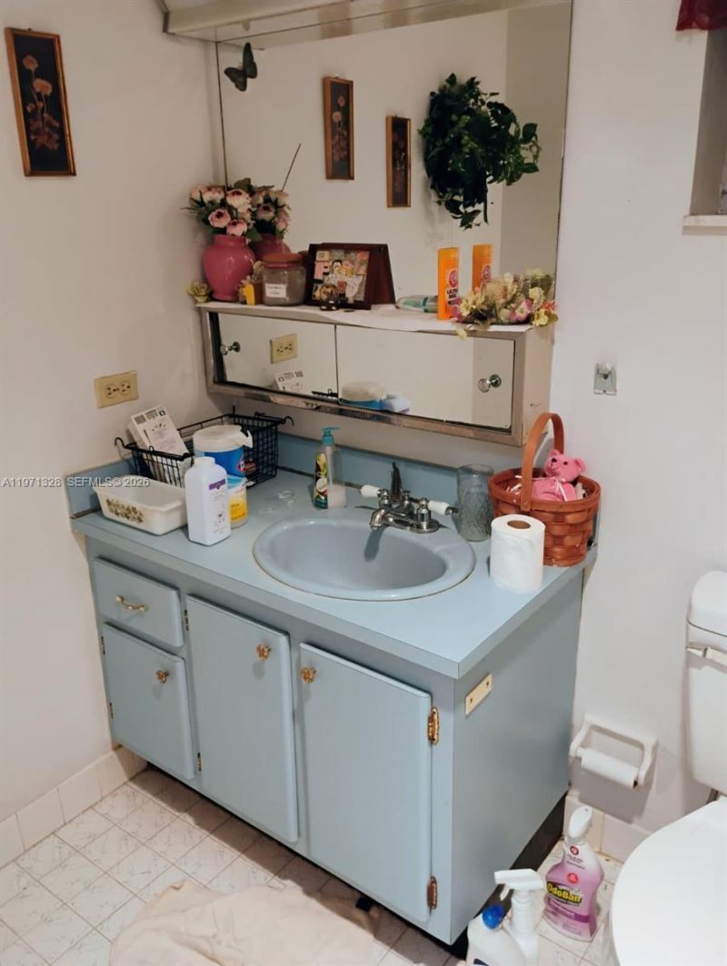 447 NE 195th St, Unit 414, Miami, FL 33179 Photo