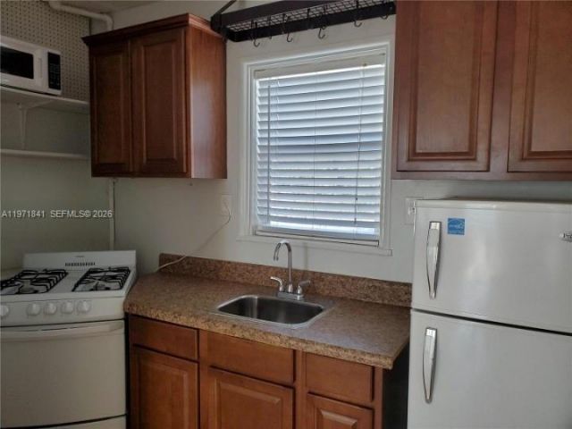 309 Crocus Ter , Unit 10, Hollywood, FL 33019 Photo