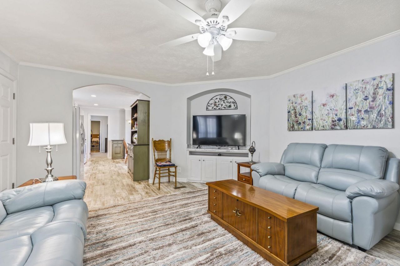 247 Air Stream Dr. Photo 15