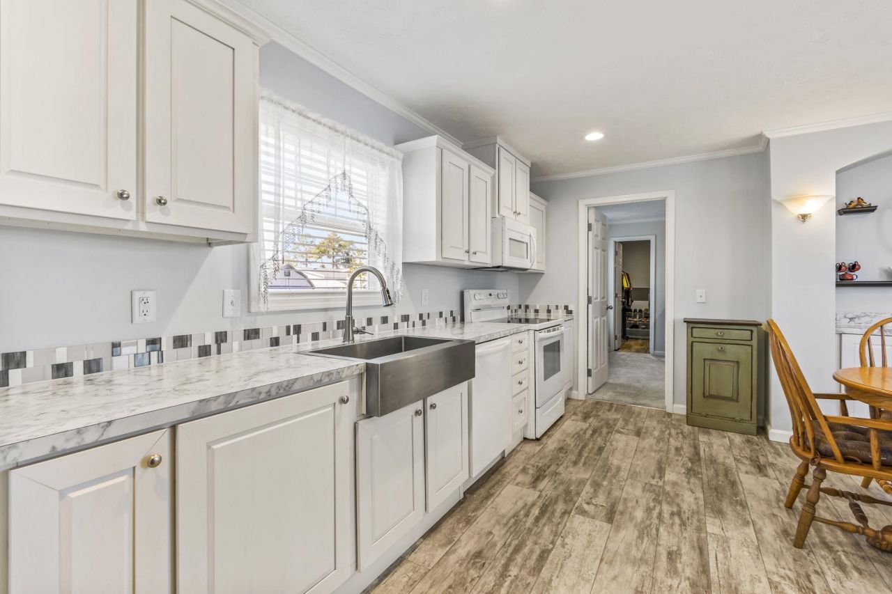 247 Air Stream Dr. Photo 4