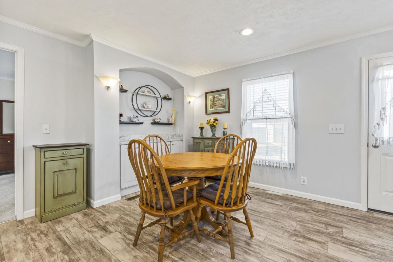 247 Air Stream Dr. Photo 5