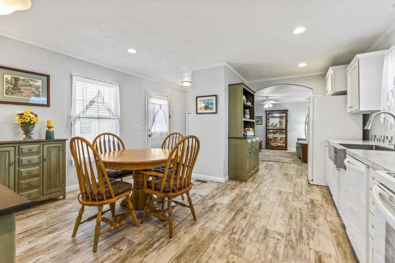 247 Air Stream Dr. Photo 8