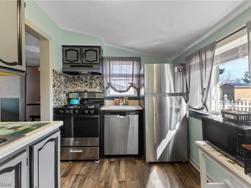 136 Minnesota Avenue, Ashtabula, OH 44004 Photo 9