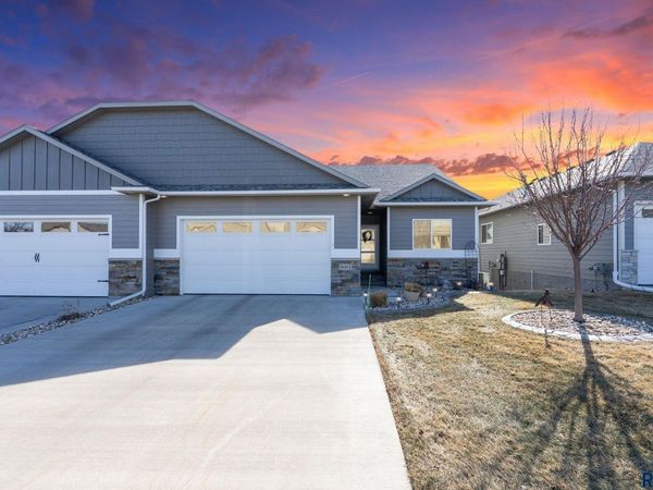 5001 E Cattail Dr, Sioux Falls, SD 57110