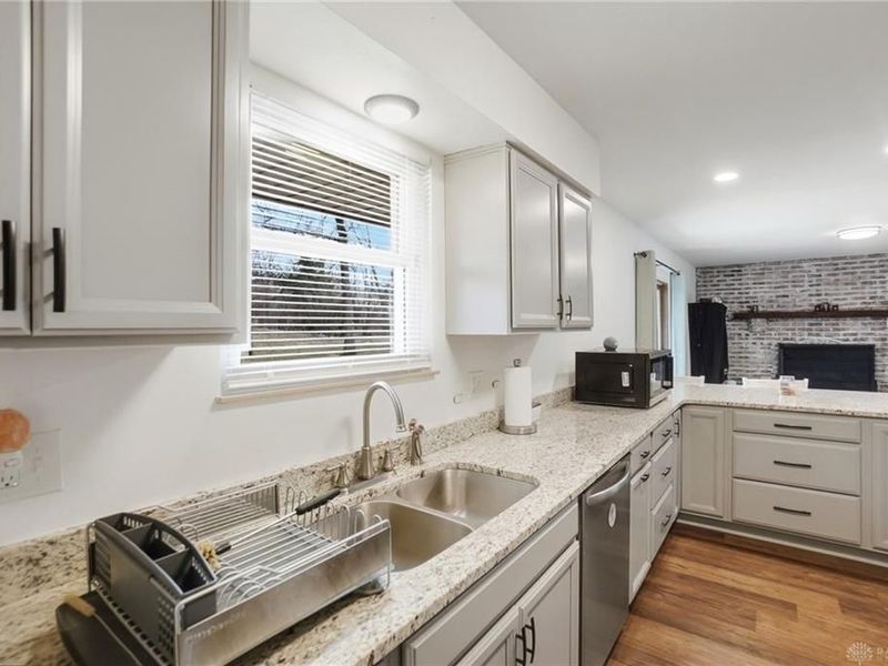 6296 Blossom Park Drive, Dayton, OH 45449 Photo 12