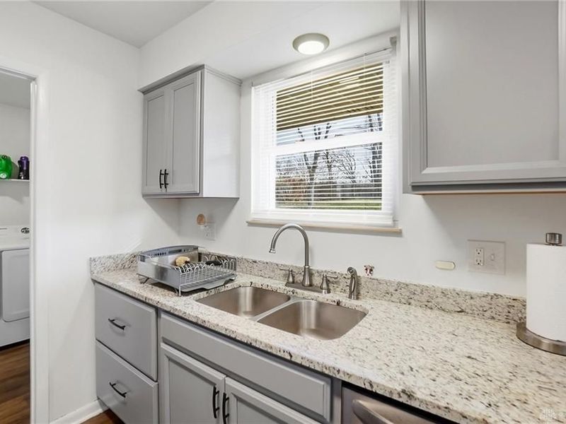 6296 Blossom Park Drive, Dayton, OH 45449 Photo 13