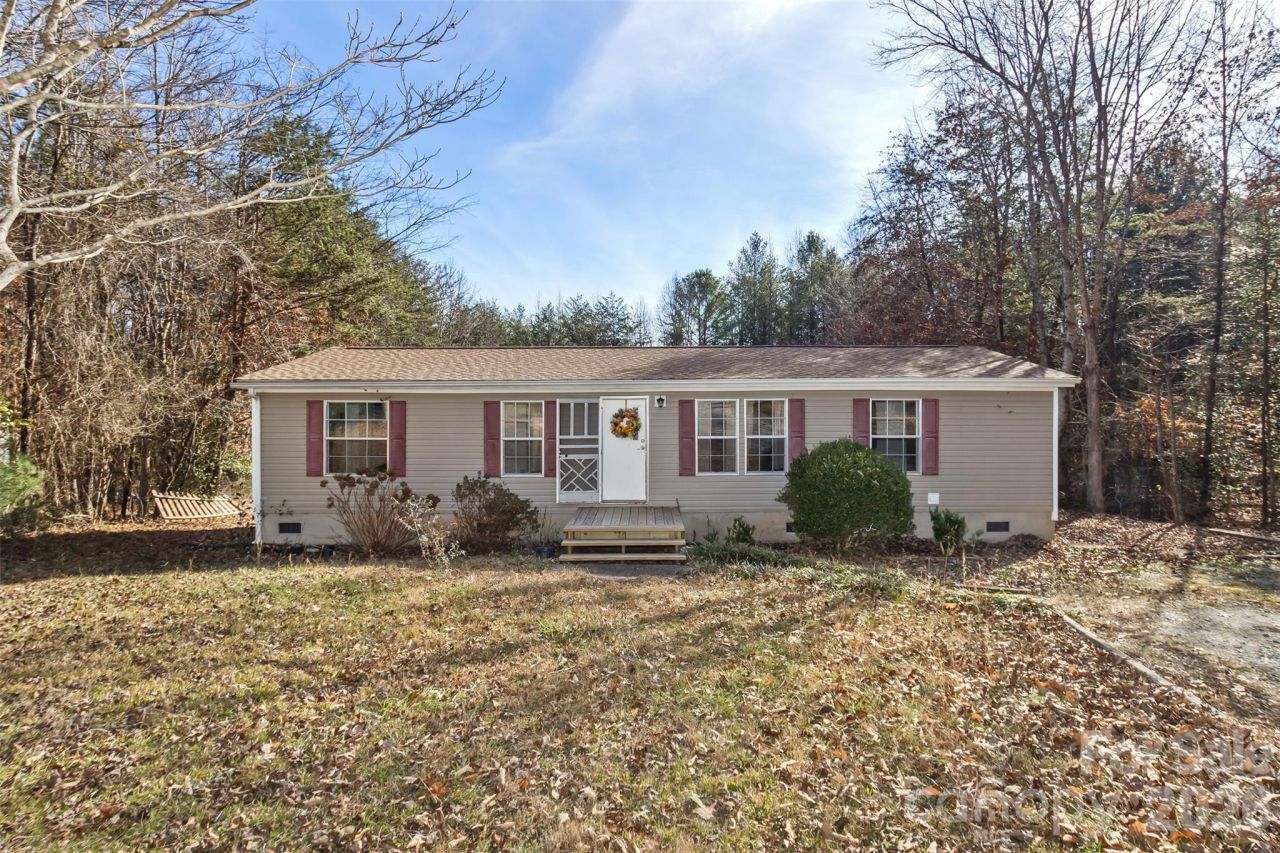 142 River Breeze Drive, Morganton, NC 28655 Main Photo