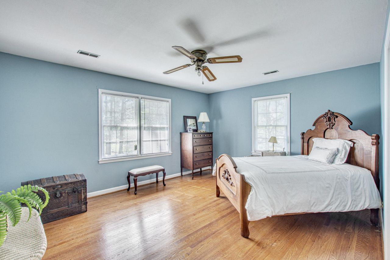 710 S Magnolia Street Photo 10