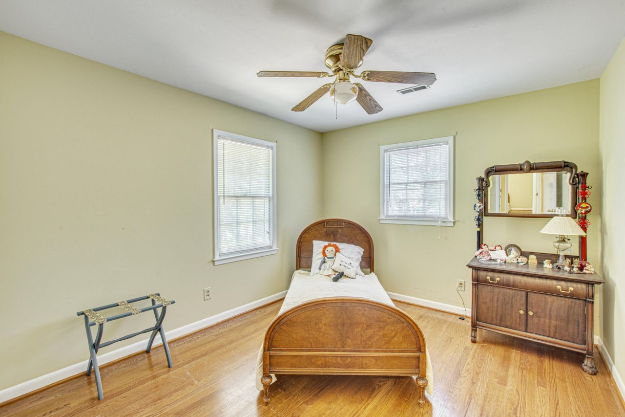 710 S Magnolia Street Photo 14