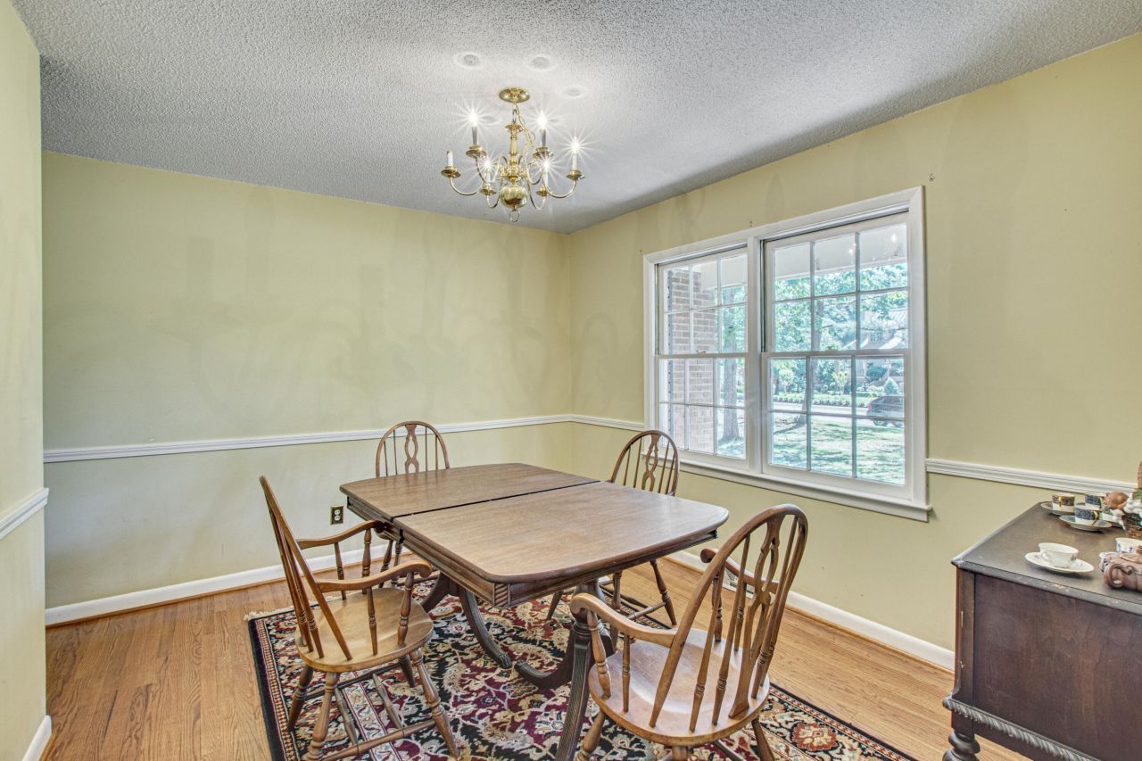 710 S Magnolia Street Photo 6