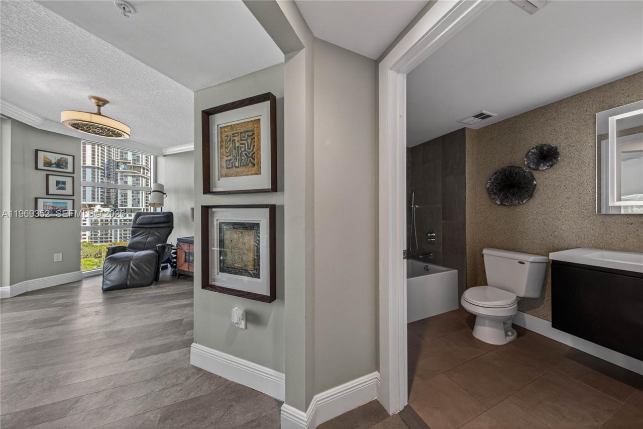 401 SW 4th Ave , Unit 1407, Fort Lauderdale, FL 33315 Photo