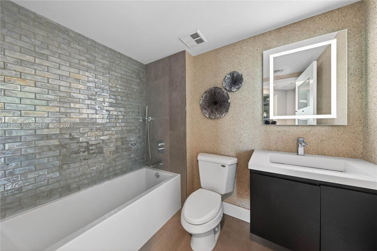 401 SW 4th Ave , Unit 1407, Fort Lauderdale, FL 33315 Photo