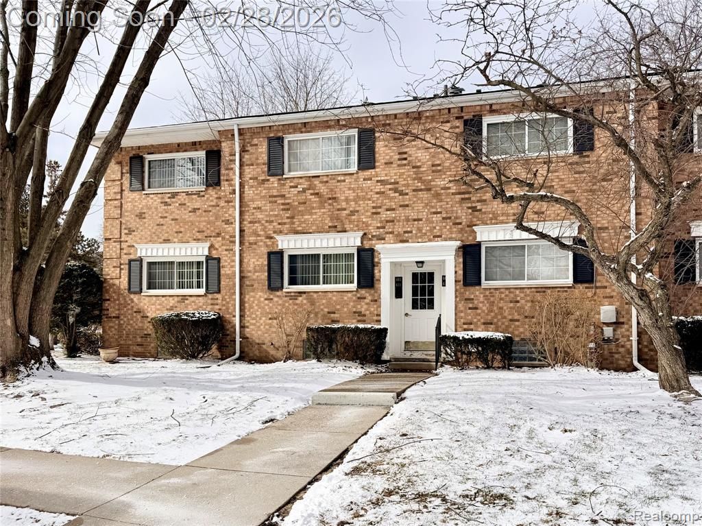 611 E Fox Hills Drive, Bloomfield Township, MI 48304 Main Photo