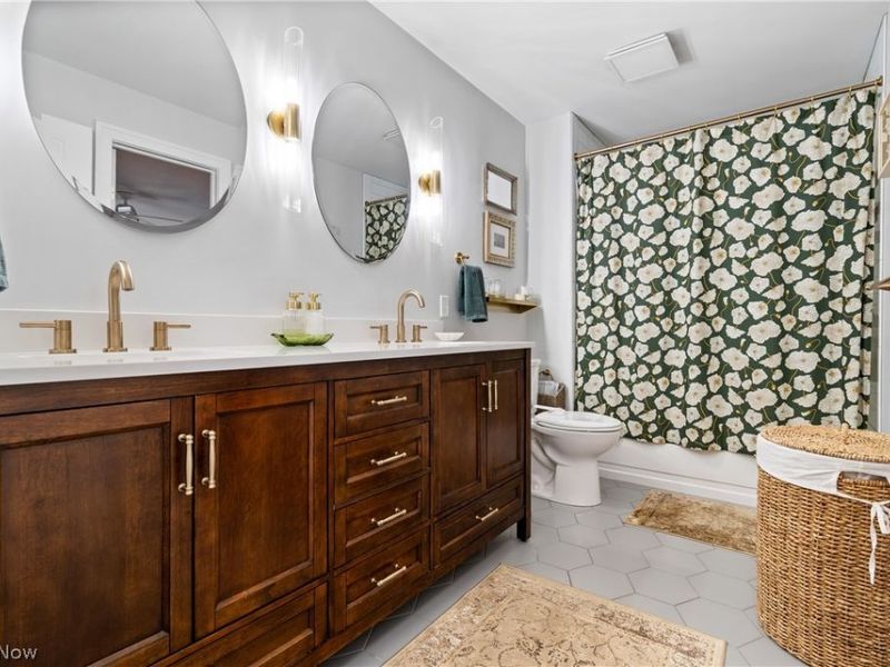 5642 Grand Place, Willoughby, OH 44094 Photo 16