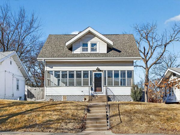 2418 Western Avenue, Davenport, IA 52803