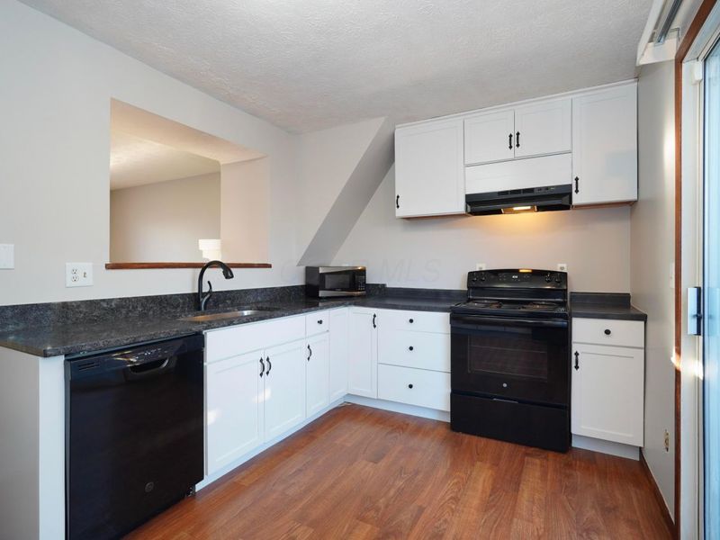 994 Annagladys Drive, Unit M4, Columbus, OH 43085 Photo 5