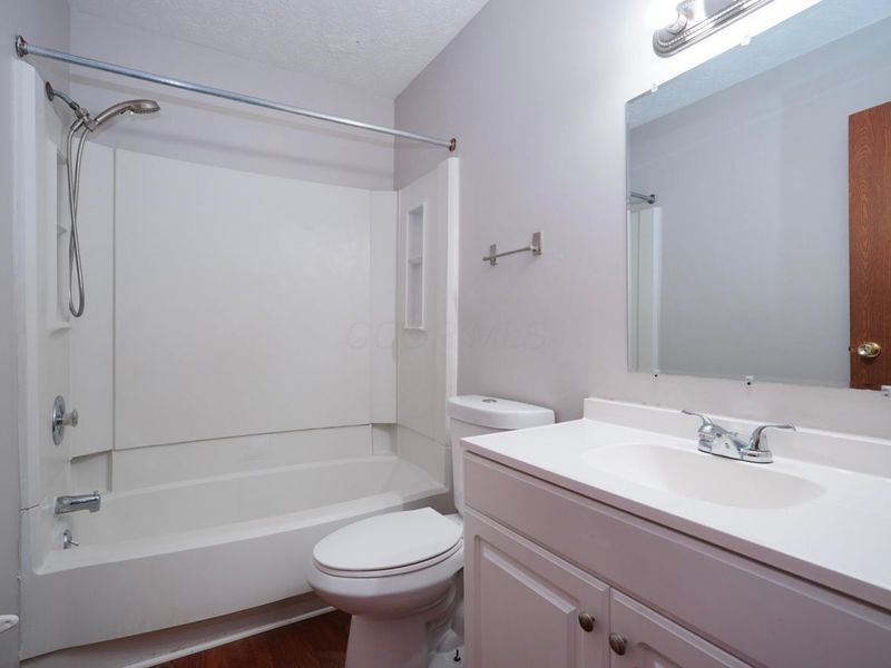 994 Annagladys Drive, Unit M4, Columbus, OH 43085 Photo 8