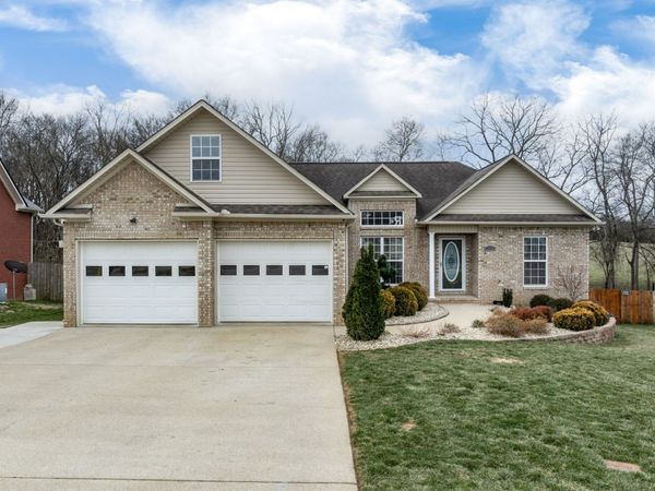 1953 Sheffield Ln, Columbia, TN 38401