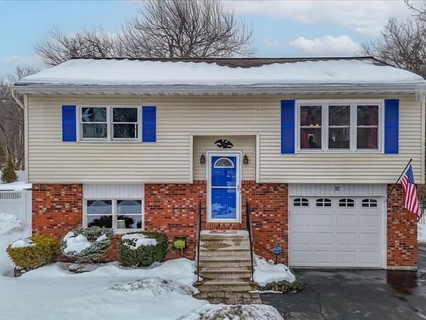 22 Thelma Street, Albany, NY 12205