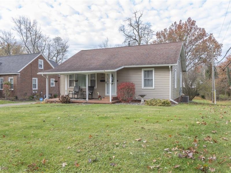 2943 S Union Avenue, Alliance, OH 44601 Photo 2