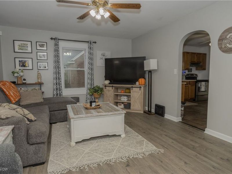 2943 S Union Avenue, Alliance, OH 44601 Photo 5