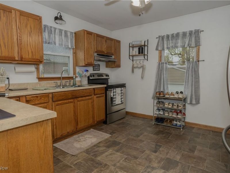 2943 S Union Avenue, Alliance, OH 44601 Photo 8