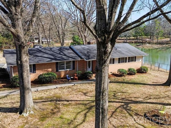 4831 Dogwood Place, Charlotte, NC 28212