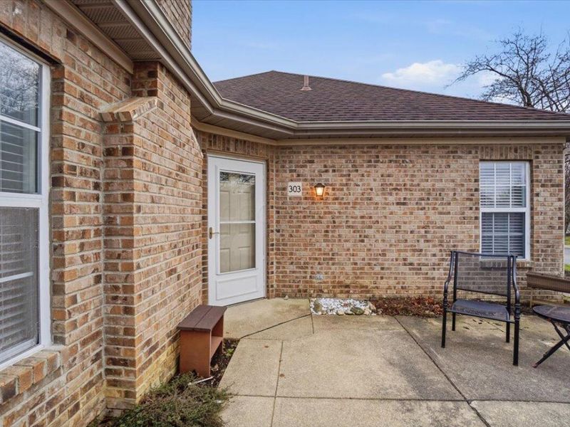 303 Pointe Place , Westerville, OH 43082 Photo 2