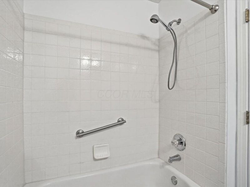 303 Pointe Place , Westerville, OH 43082 Photo 22