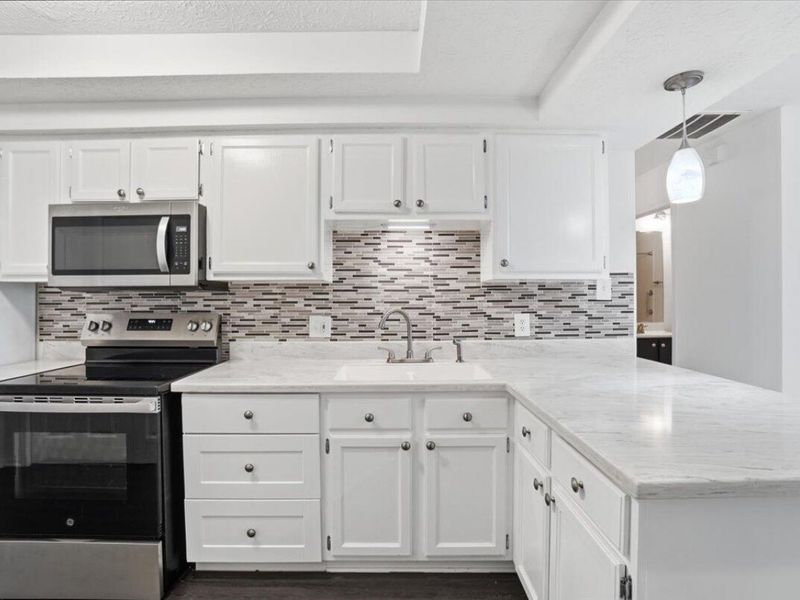 303 Pointe Place , Westerville, OH 43082 Photo 8