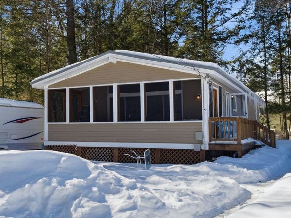 9 W Hill Place, Barnstead, NH 03225