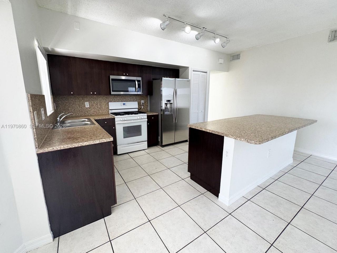 15920 SW 79th Ter, Miami, FL 33193 Photo