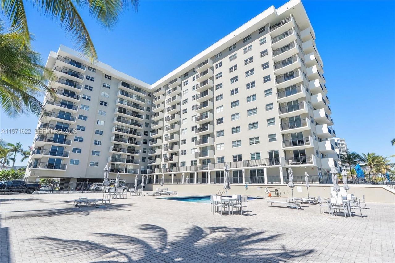 9273 Collins Ave, Unit 901, Surfside, FL 33154 Photo