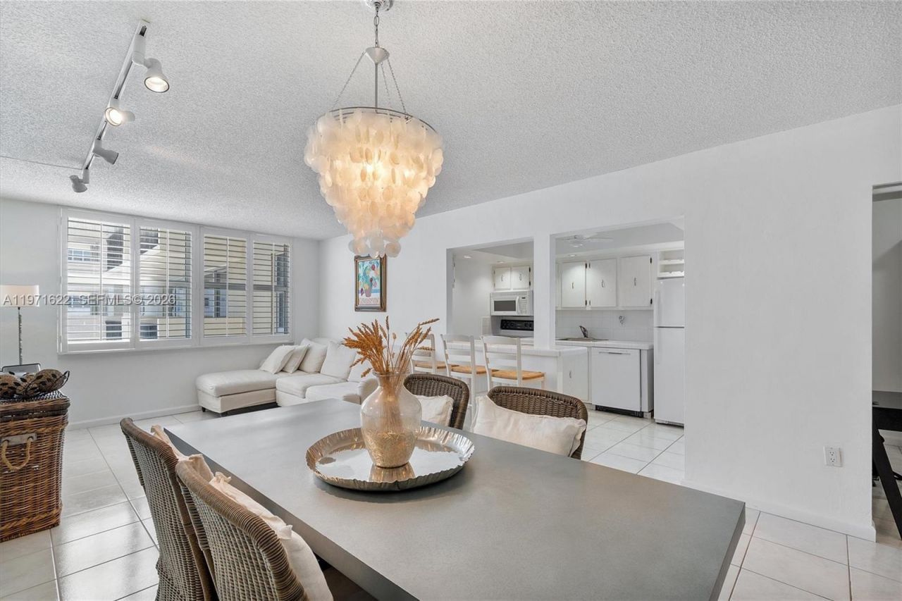 9273 Collins Ave , Unit 901, Surfside, FL 33154 Photo