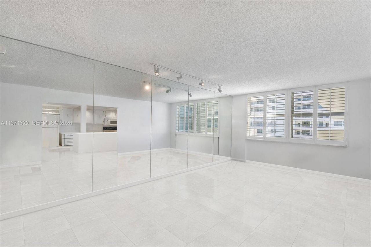 9273 Collins Ave, Unit 901, Surfside, FL 33154 Photo