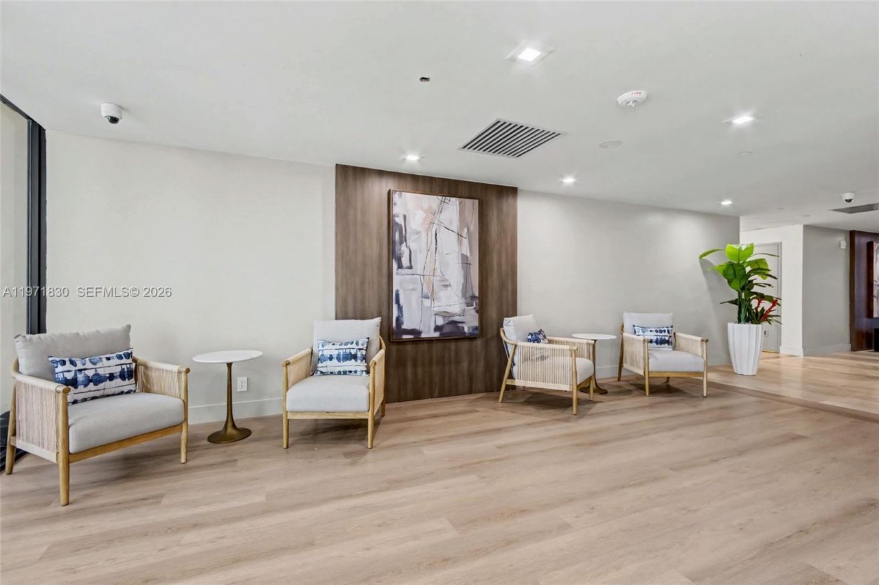 4200 Hillcrest Dr, Unit 406, Hollywood, FL 33021 Photo